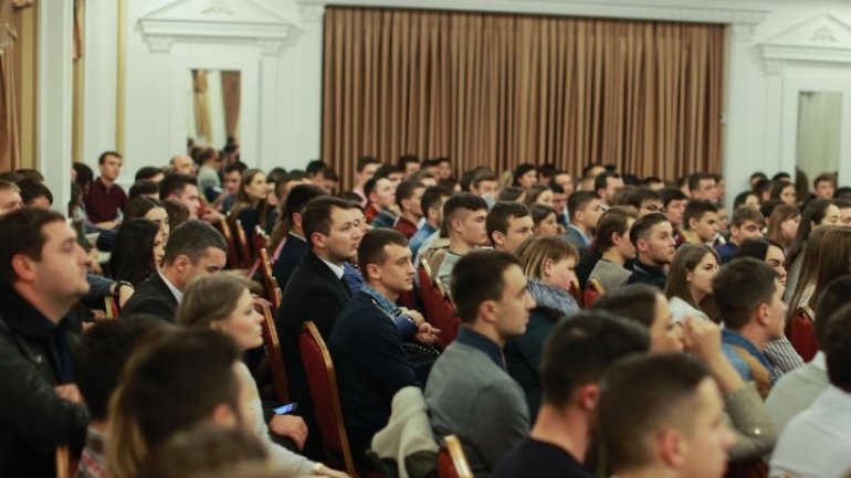 Plahotniuc's encouraging messages to 300 new members of Youth Organization