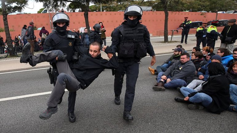 Protesters blocked streets across Catalonia to demand freedom of jailed pro-independence politicians 