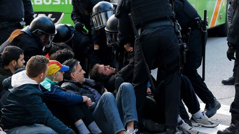 Protesters blocked streets across Catalonia to demand freedom of jailed pro-independence politicians 