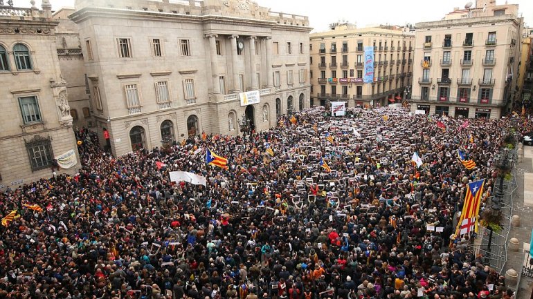 Protesters blocked streets across Catalonia to demand freedom of jailed pro-independence politicians 