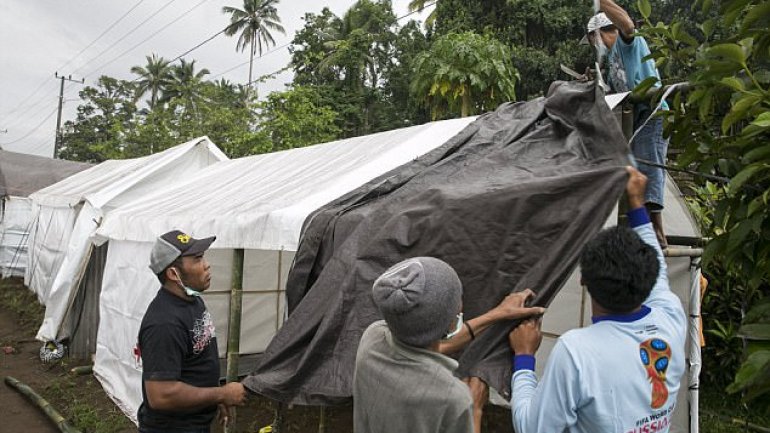 Mount Agung erupted canceling over 900 flights leaving 120 000 tourists stuck in Bali 