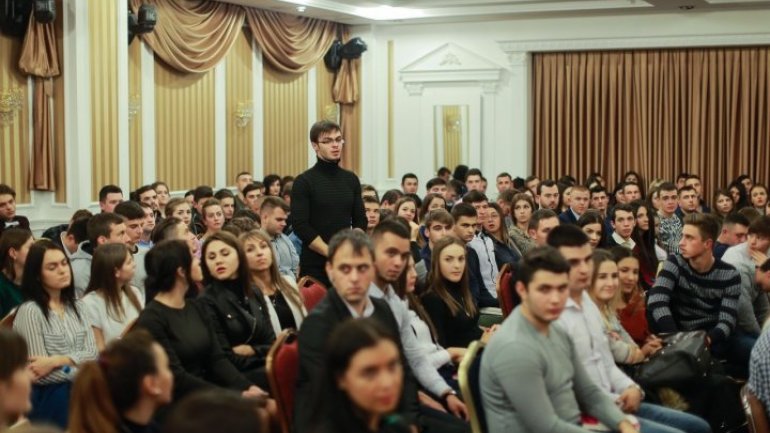 Plahotniuc's encouraging messages to 300 new members of Youth Organization 