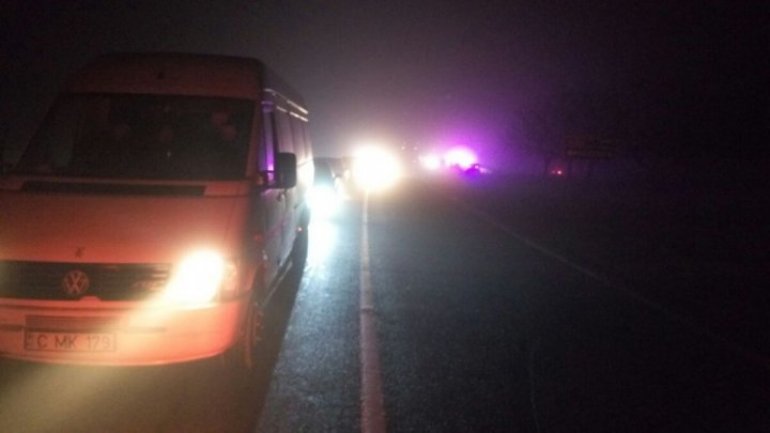 Queue of cars ahead Leuseni due to truck set on fire 