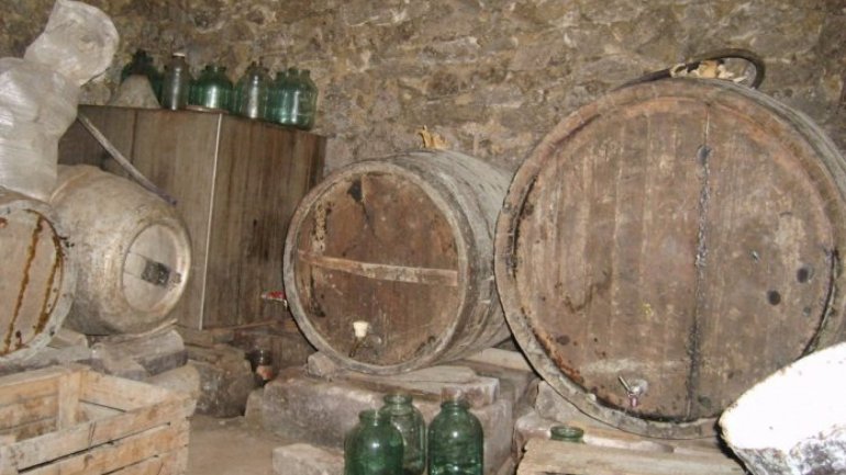 Wine fermentation caused two deaths and one poisoning in Pelinei village