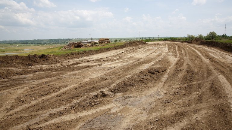 Battlefield in Moldova can be seen at Chişinău - Ungheni road