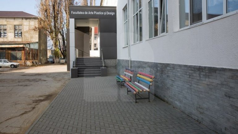Most beautiful benches appeared at faculty from Chisinau