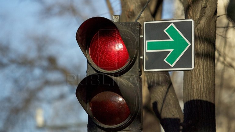 Red light, PETTY! Drivers keep violating road rules regardless risks