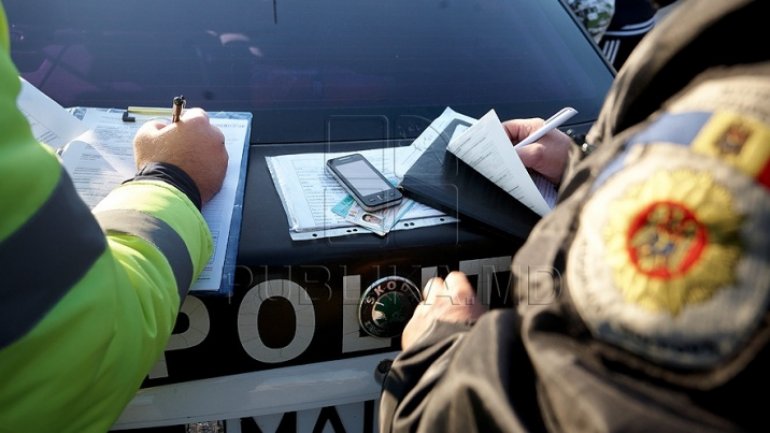 Two drivers from Cahul detained for bribery 