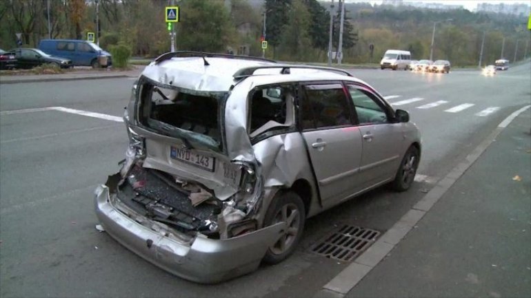 Accident in Capital, bus crushed a car