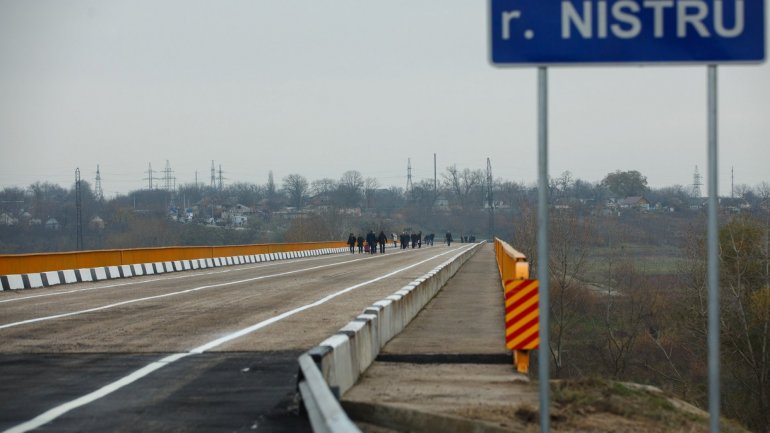 Dniester bridge reopened after a 25 year break