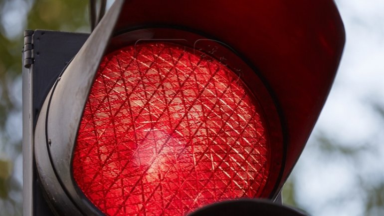  Traffic light from intersection between Hancesti and Dokuceaev streets OUT OF SERVICE till 5 pm