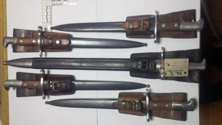 Moldovan citizen investigated for illegally introducing bayonets back from 19th century 