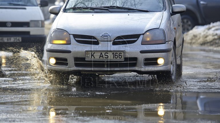 Drivers and pedestrians are urged to be careful as rain made roads slippery 