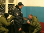 Alcohol made them invincible. Two men picked fights with police officers and security guards in Buiucani 