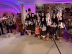 Floare de Cireş ensemble from Ruşeşti Noi transmitted their Happy New Year wish on PUBLIKA TV stage 