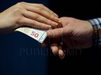 Three policemen from Vulcăneşti arrested for demanding bribery 