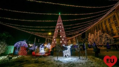 Highest Christmas tree inaugurated in Orhei