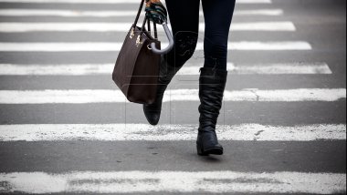 18-year-old transported to ER after being hit by car while crossing a street in Capital