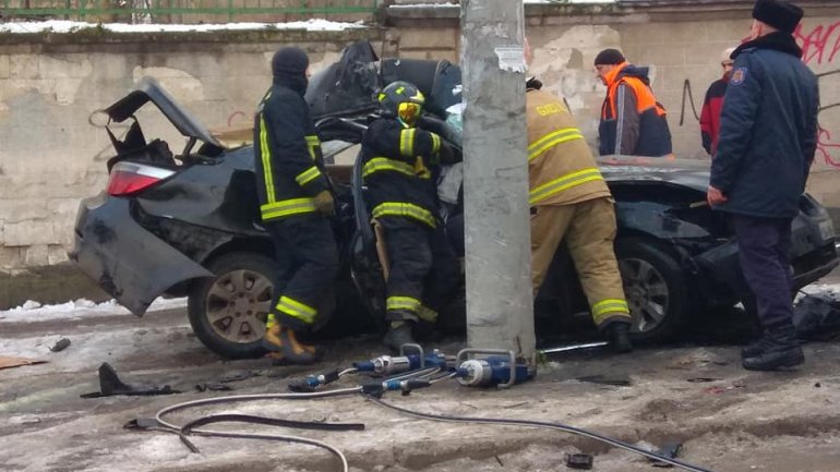 Driver from Tighina St. car accident passed away. Police claims that the car had summer tires