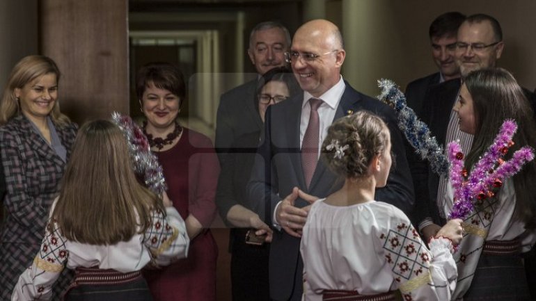 Pupils from left bank of Nistru visited Prime Minister and performed Christmas carols (PHOTOREPORT)