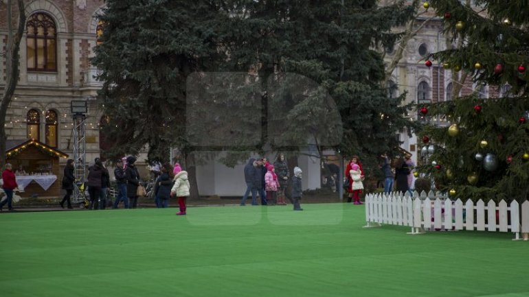 Christmas Fair organized by Government attracts hundreds of people (PHOTOREPORT)