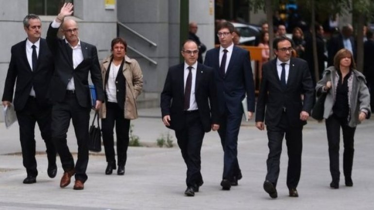 Six members of Catalan Government set free on bail