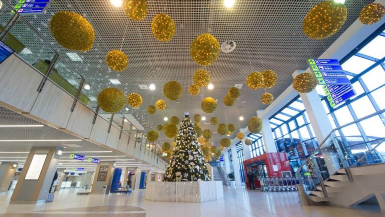 Chisinau International Airport ready for Holiday season. Passengers will be met with gifts and surprises