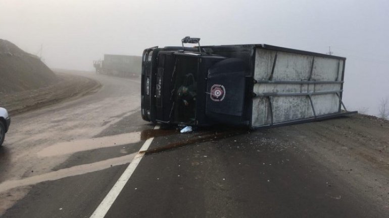 Truck overturned on Chisinau-Ungheni route: Friday stressed by series of accidents 