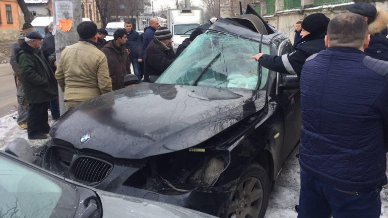 Driver from Tighina St. car accident passed away. Police claims that the car had summer tires