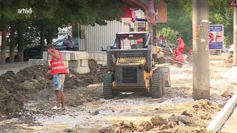 11 roads around the yards of residential blocks in Capital were repaired during this week