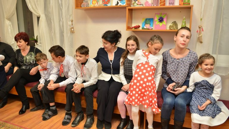 Santa Claus visited children from Center of Temporary Placement from Vadul lui Vodă