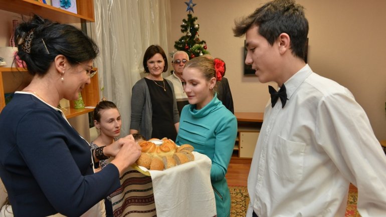 Santa Claus visited children from Center of Temporary Placement from Vadul lui Vodă