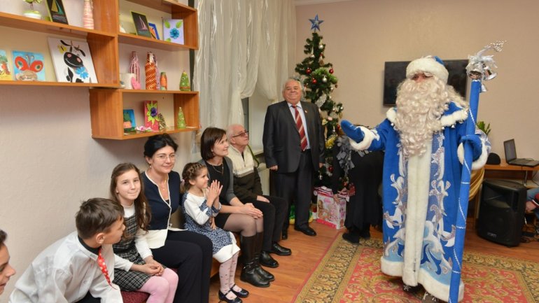 Santa Claus visited children from Center of Temporary Placement from Vadul lui Vodă