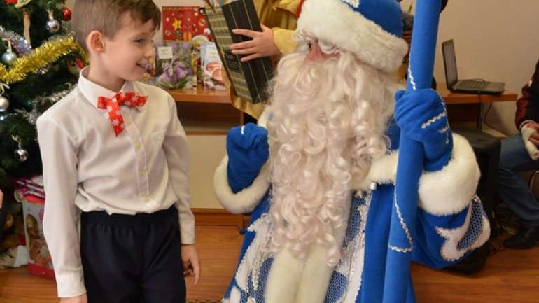 Santa Claus visited children from Center of Temporary Placement from Vadul lui Vodă