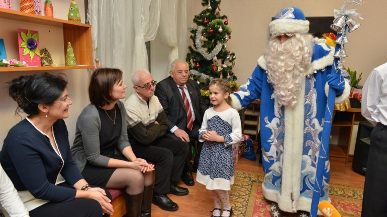 Santa Claus visited children from Center of Temporary Placement from Vadul lui Vodă