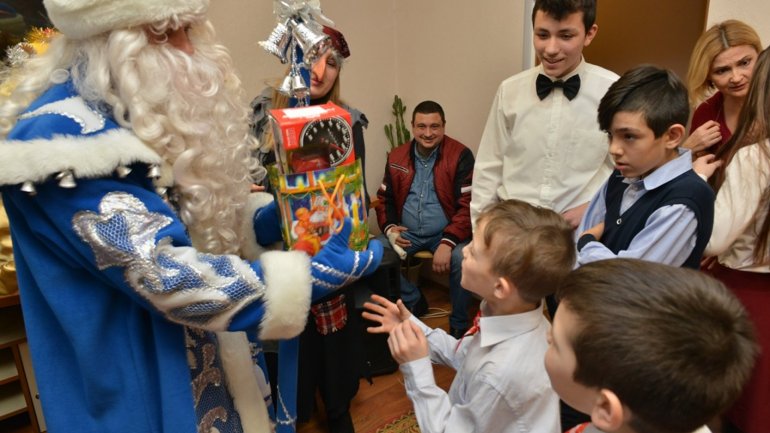 Santa Claus visited children from Center of Temporary Placement from Vadul lui Vodă