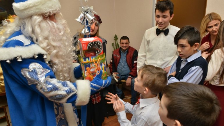 Santa Claus visited children from Center of Temporary Placement from Vadul lui Vodă