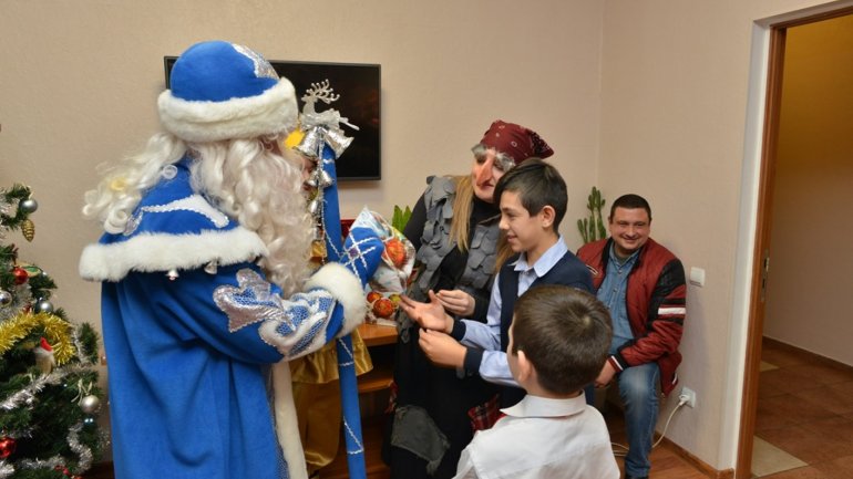 Santa Claus visited children from Center of Temporary Placement from Vadul lui Vodă