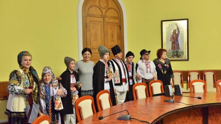 Over 200 children sung carols in Chisinau City Hall