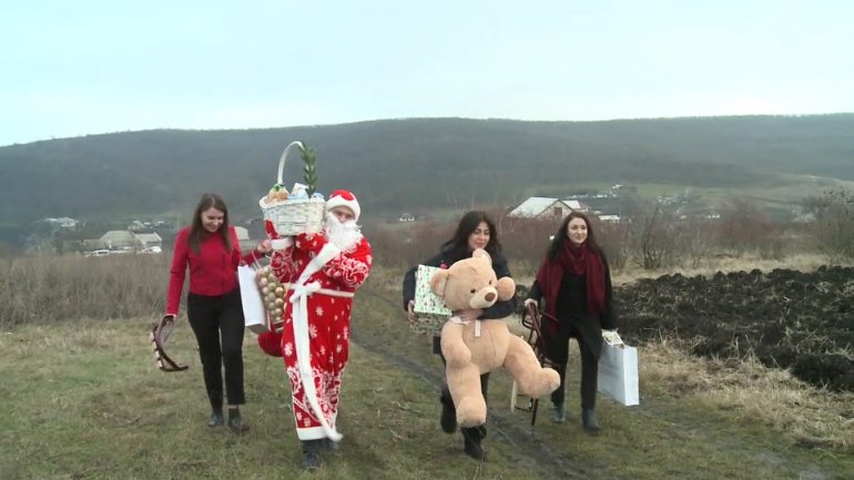 Edelweiss brings Christmas to a family from Bălţata village