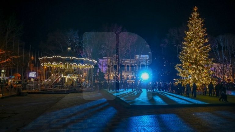 Children from boarding schools rejoice in Chisinau Christmas Fair 