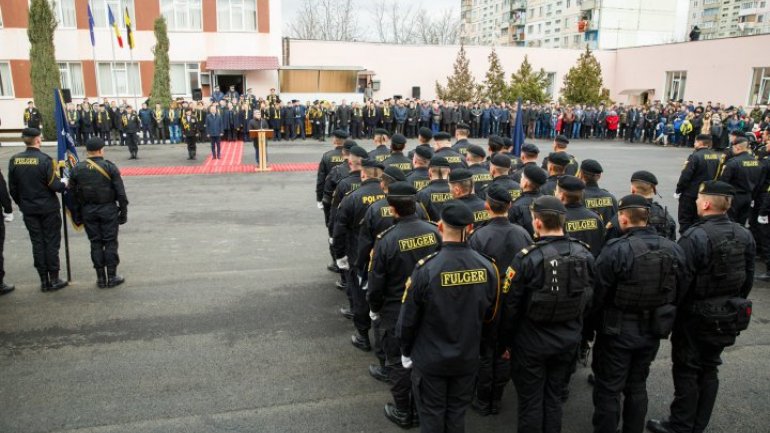 Prime Minister Pavel Filip congratulated policemen of Fulger brigade with its 26th anniversary