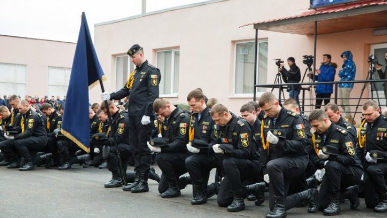 Prime Minister Pavel Filip congratulated policemen of Fulger brigade with its 26th anniversary