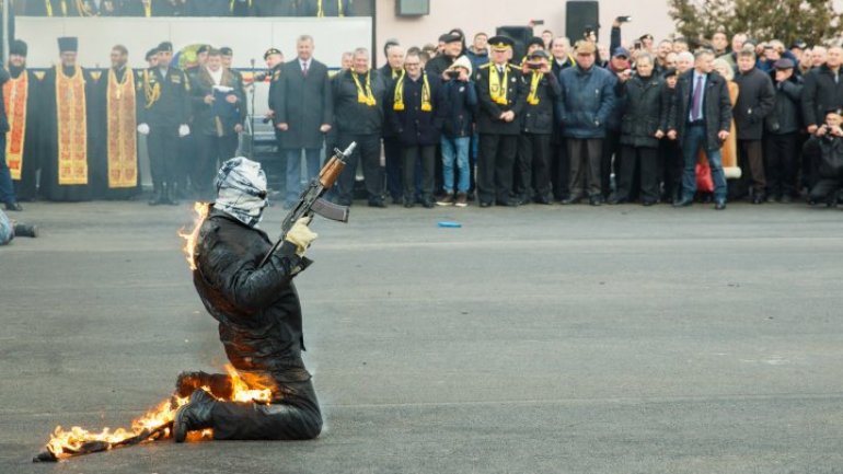 Prime Minister Pavel Filip congratulated policemen of Fulger brigade with its 26th anniversary