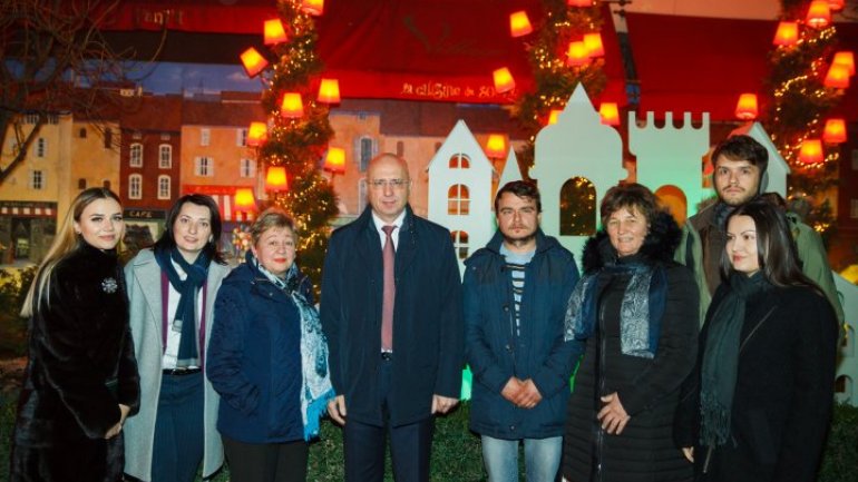 Prime Minister Filip discussed with Diaspora representatives at Christmas Fair 