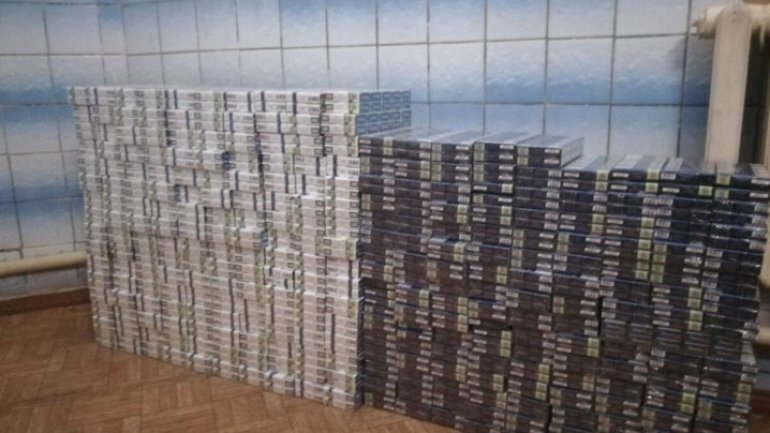 Two Moldovans fined for illicit cigarettes trafficking in Sculeni customs