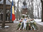 Moldova's politicians, writers laid flowers at bust of national poet Mihai Eminescu on Culture Day