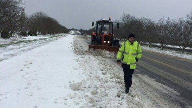 27 trucks cleaned North national roads after yesterday snow