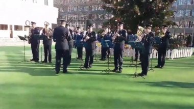 Border Police Fanfare performed for visitors at Christmas Fair from Capital