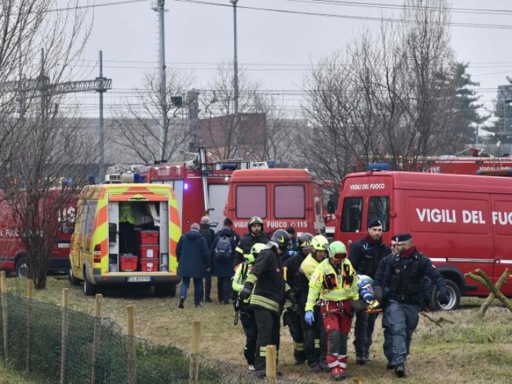 Train crash in Milan claimed lives of at least 3 people and injured around 10 more